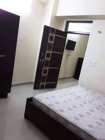 Room in 1 RK Independent House at Sector 14 – for Rent