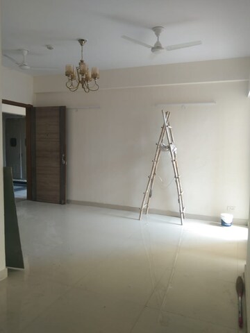 Room in 3 BHK Apartment at Irish Pearls, Tech Zone 4 Greater Noida – for Rent