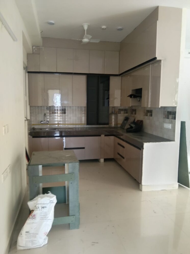 Kitchen, irish-pearls 3 Bedroom 1590 Sq.Ft. Apartment In Tech Zone 4 Greater Noida Greater Noida 9220206