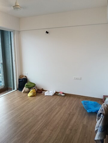Room in 1 BHK Apartment at Indiabulls One Indiabulls, Pokhran Road No Two – for Rent