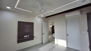 Room in 3 BHK Apartment at Jayabheri The Nirvana, Gopanpally – for Rent