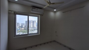 Room in 3 BHK Apartment at Vajras Jasmine County, Puppalaguda – for Rent