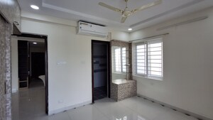 Room in 3 BHK Apartment at Vajras Jasmine County, Puppalaguda – for Rent
