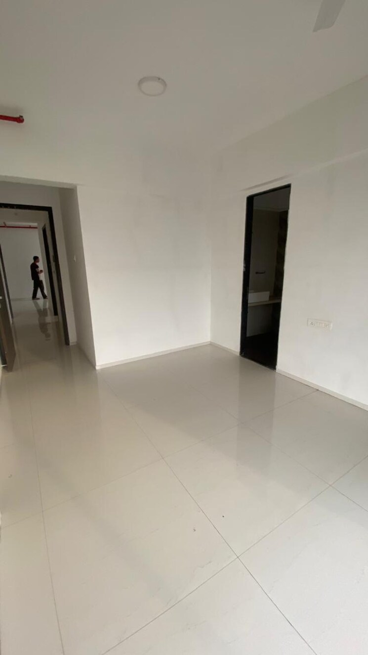 Room, rodium-xpoint 3 Bedroom 900 Sq.Ft. Apartment In Kandivali West Mumbai 9220222