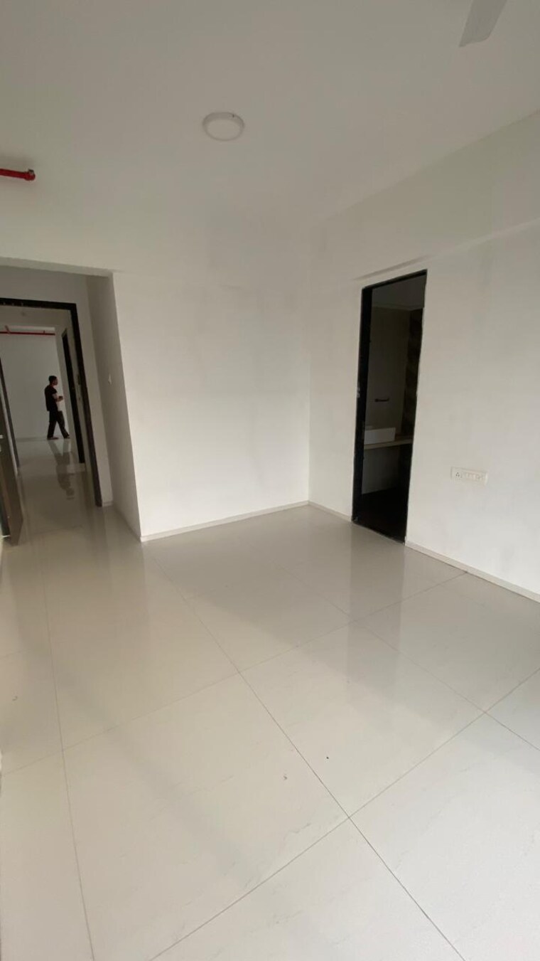 Room, rodium-xpoint 3 Bedroom 900 Sq.Ft. Apartment In Kandivali West Mumbai 9220222
