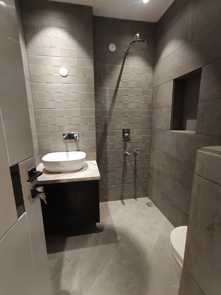 Attached Bathroom, navbharat-apartments 3 Bedroom 1250 Sq.Ft. Apartment In Paschim Vihar Delhi 9220224