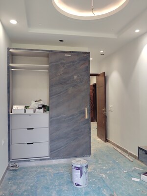 Room in 3 BHK Apartment at Navbharat Apartments, Paschim Vihar – for Rent