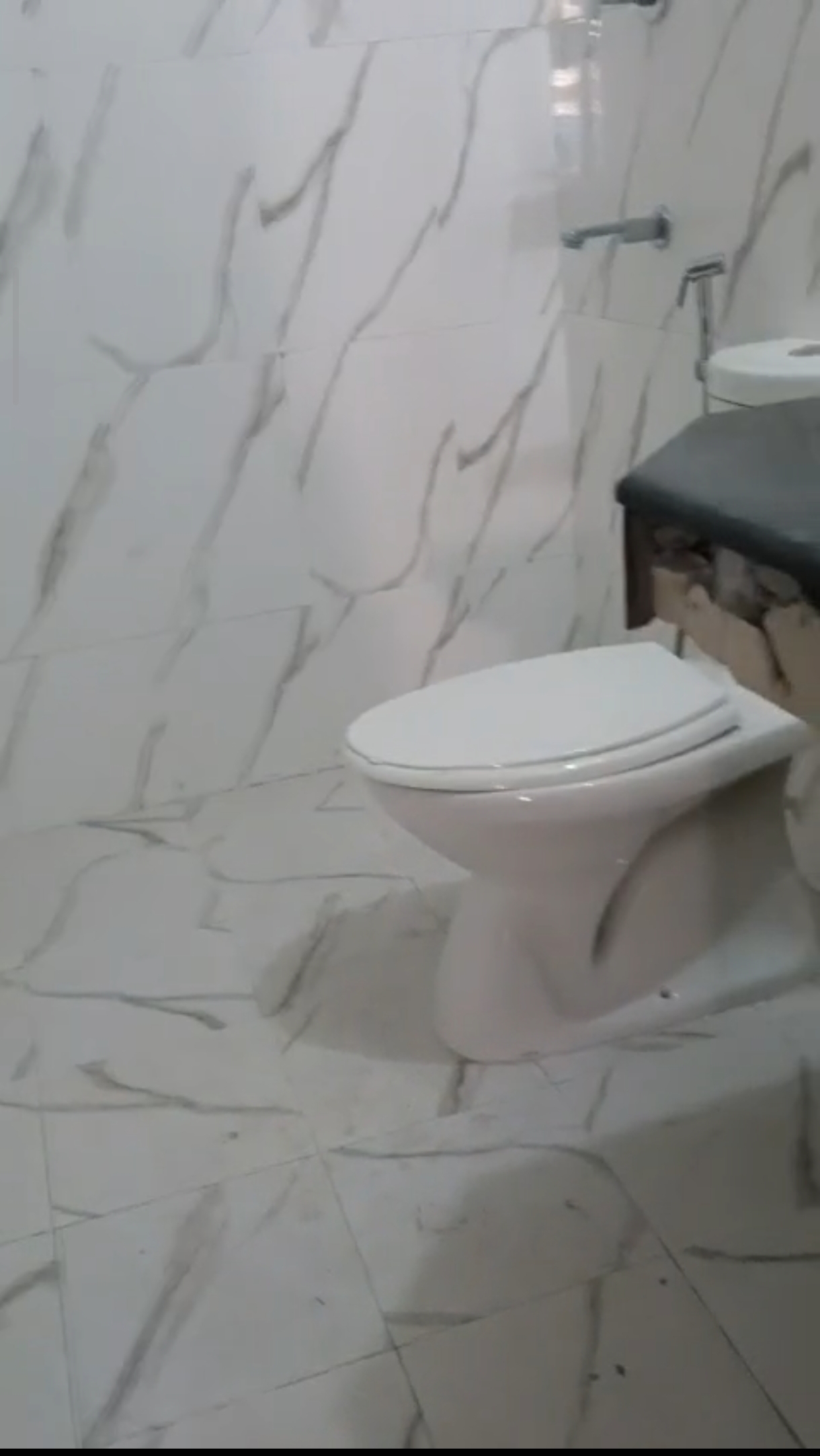 2 BHK Apartment For Rent in Wave Aranyam Valley