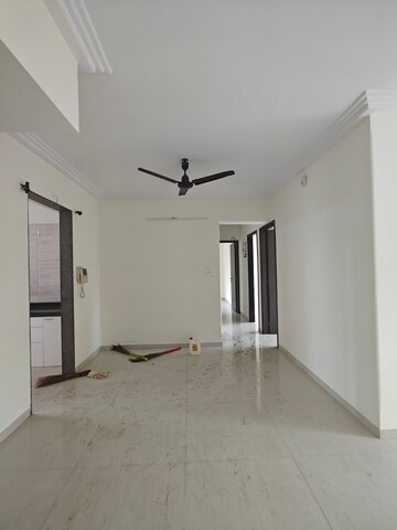 Room in 3 BHK Apartment at Mahaavir Darpan, Nerul – for Rent