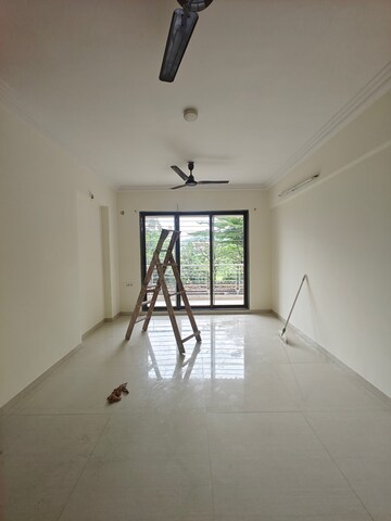 Room in 3 BHK Apartment at Mahaavir Darpan, Nerul – for Rent