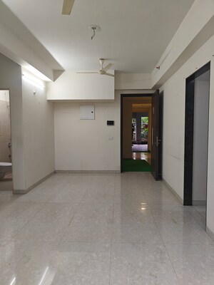 Room in 2 BHK Apartment at L & T Seawoods Residences Phase 1 Part A, Seawoods – for Rent