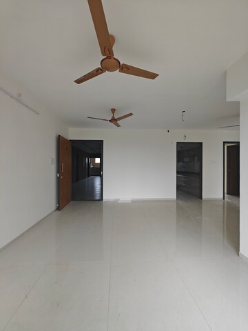 Room in 3.5 BHK Apartment at Moreshwar 19 East, Nerul – for Rent
