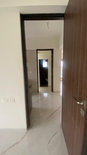 Room in 2 BHK Apartment at Ladiwala Bhavan, Kandivali West – for Sale