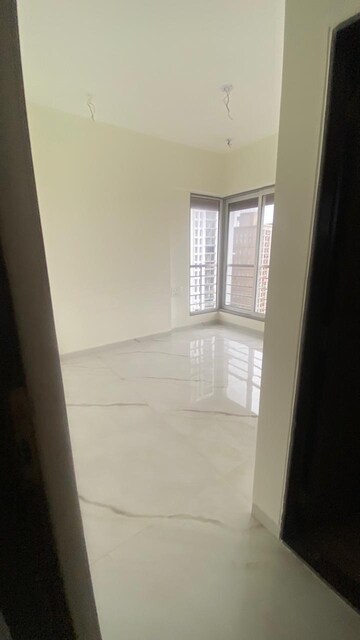 Room in 2 BHK Apartment at Ladiwala Bhavan, Kandivali West – for Sale
