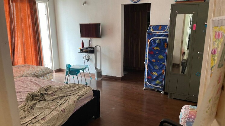 Bedroom, mapsko-royale-ville 5 Bedroom 5320 Sq.Ft. Apartment In Sector 82 Gurgaon 9220261