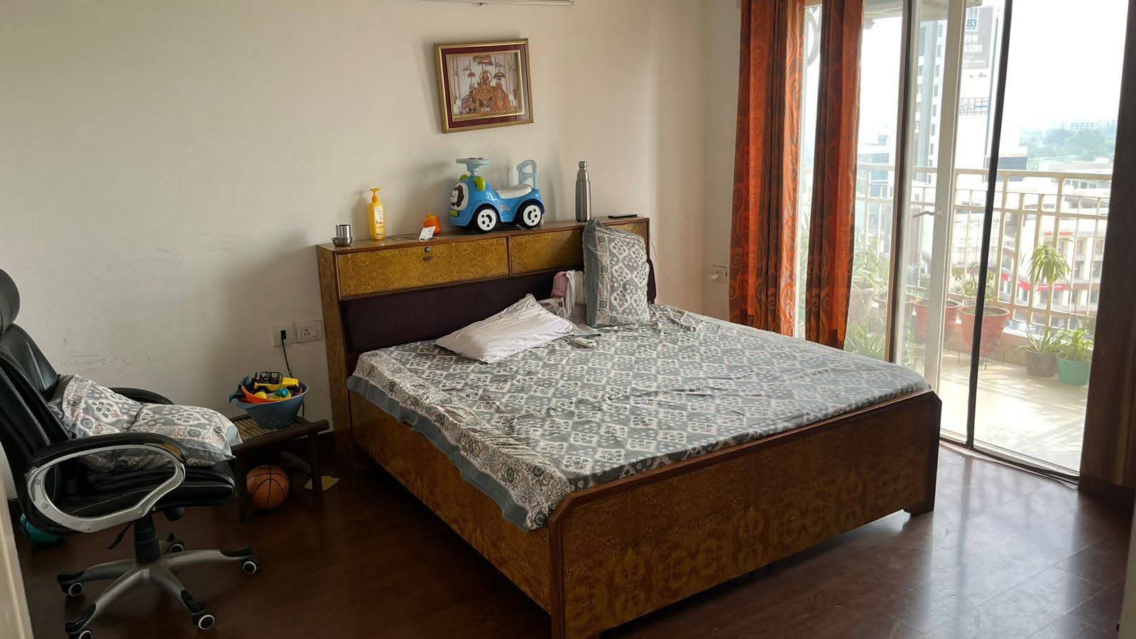 5 BHK + Servant Room Apartment For Sale in Mapsko Royale Ville