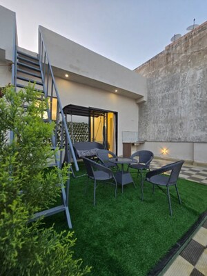 Staircase in 4 BHK Villa at Mansarovar – for Sale