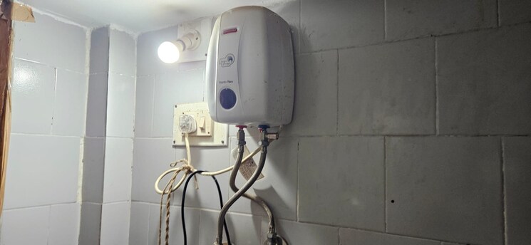 Bathroom, aarey road 1 Bedroom 420 Sq.Ft. Builder Floor In Aarey Road Mumbai 9220257