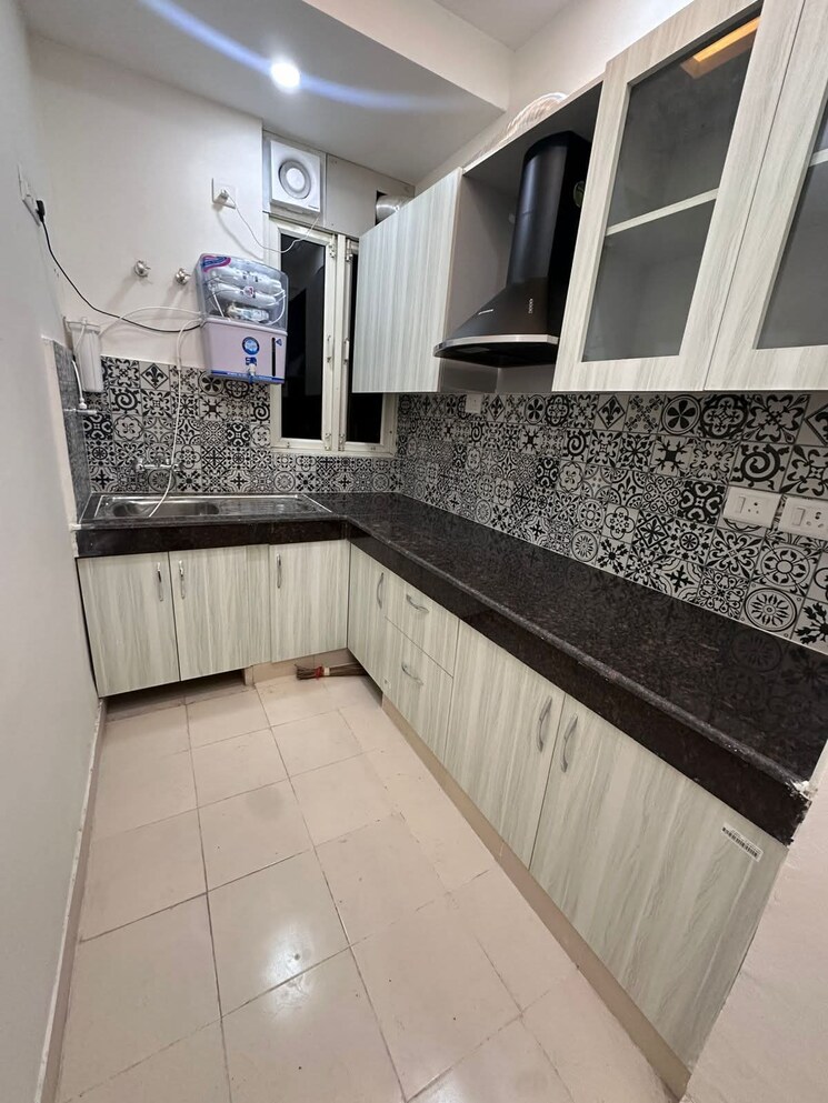 Kitchen, shree-vardhman-mantra 2 Bedroom 800 Sq.Ft. Apartment In Sector 67 Gurgaon 9220271