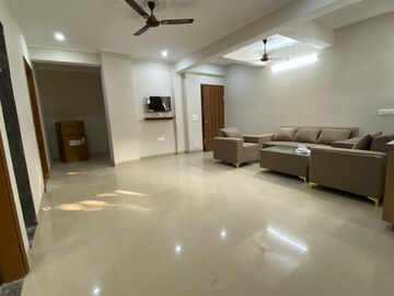 Living Room in 1.5 BHK Builder Floor at Sector 55 – for Rent
