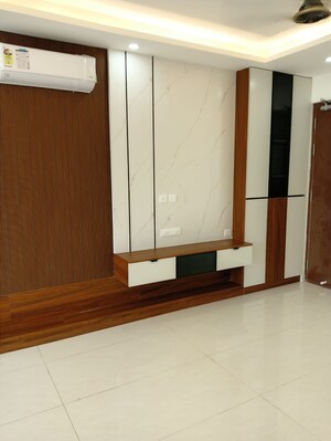 Room in 3 BHK Apartment at Prestige Beverly Hills, Kokapet – for Rent