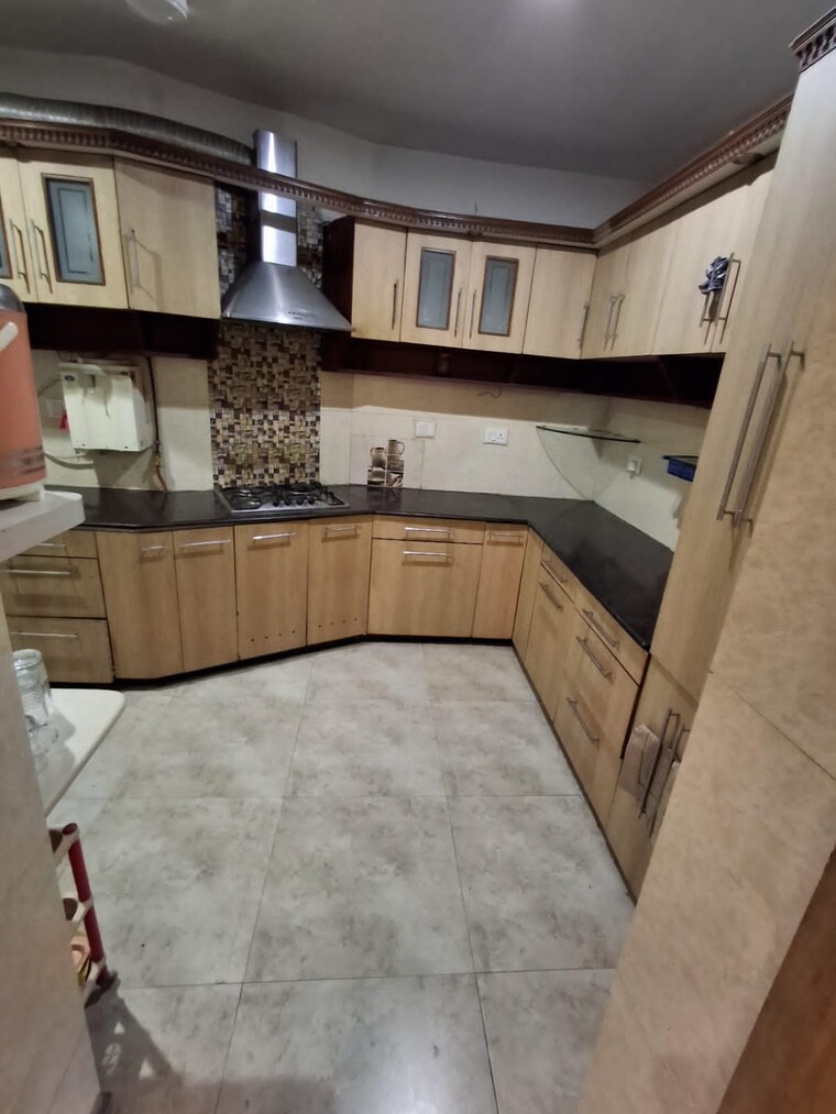 Kitchen, hauz khas enclave 3.5 Bedroom 400 Sq.Yd. Builder Floor In Hauz Khas Enclave Delhi 9220343