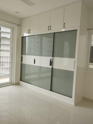 Room in 3 BHK Apartment at Prestige Beverly Hills, Kokapet – for Rent