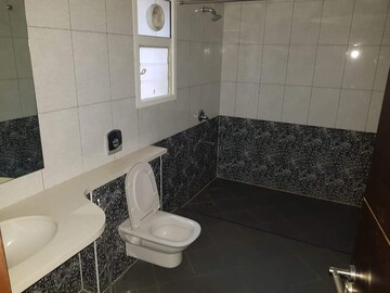 Bathroom in 4 BHK Villa at Sanne Amanikere – for Rent