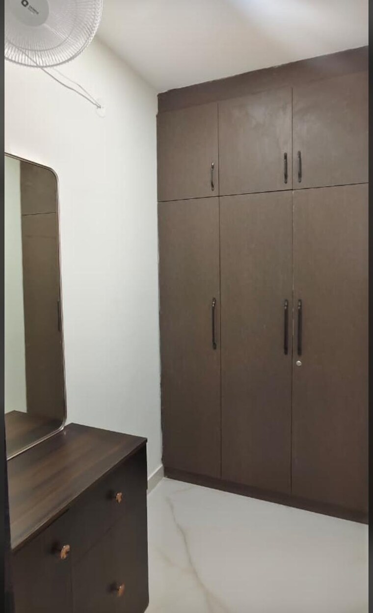 Bathroom, vipul-world-floors 3 Bedroom 1600 Sq.Ft. Builder Floor In Sector 48 Gurgaon 9220379