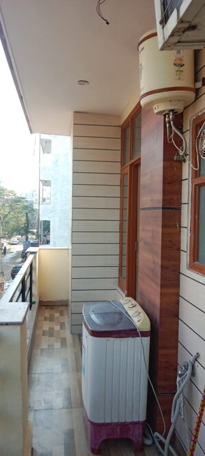 Balcony in 3 BHK Builder Floor at Vipul World Floors, Sector 48 – for Rent