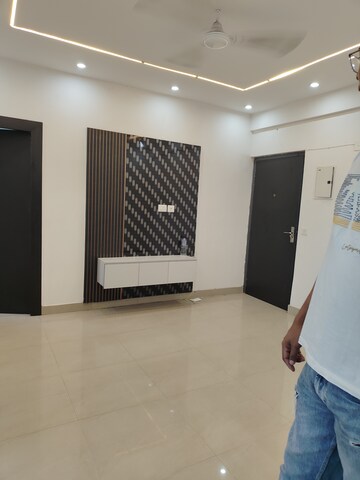 Furnished Amenities in 2 BHK Apartment at Suncity Avenue 76, Sector 76 – for Rent