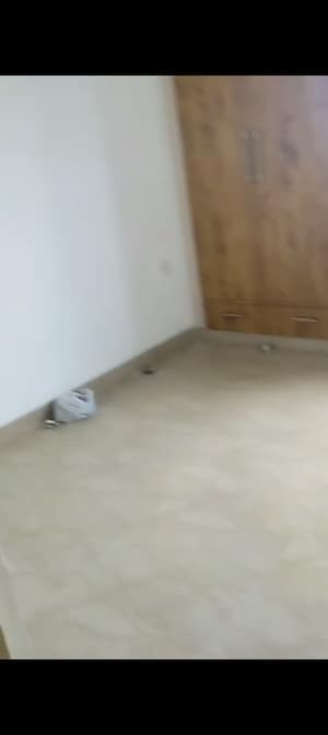 Room in 2.5 BHK Apartment at Eros Sampoornam, Sector 2 Greater Noida – for Sale