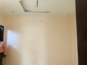 Room in 3 BHK Builder Floor at Sector 45 – for Rent