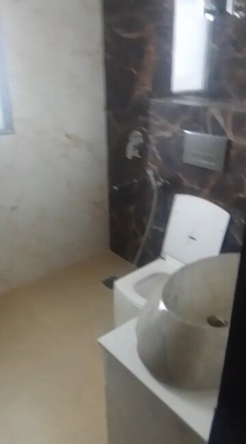 Furnished Amenities in 3 BHK Builder Floor at BPTP Parkland, Sector 75 – for Rent
