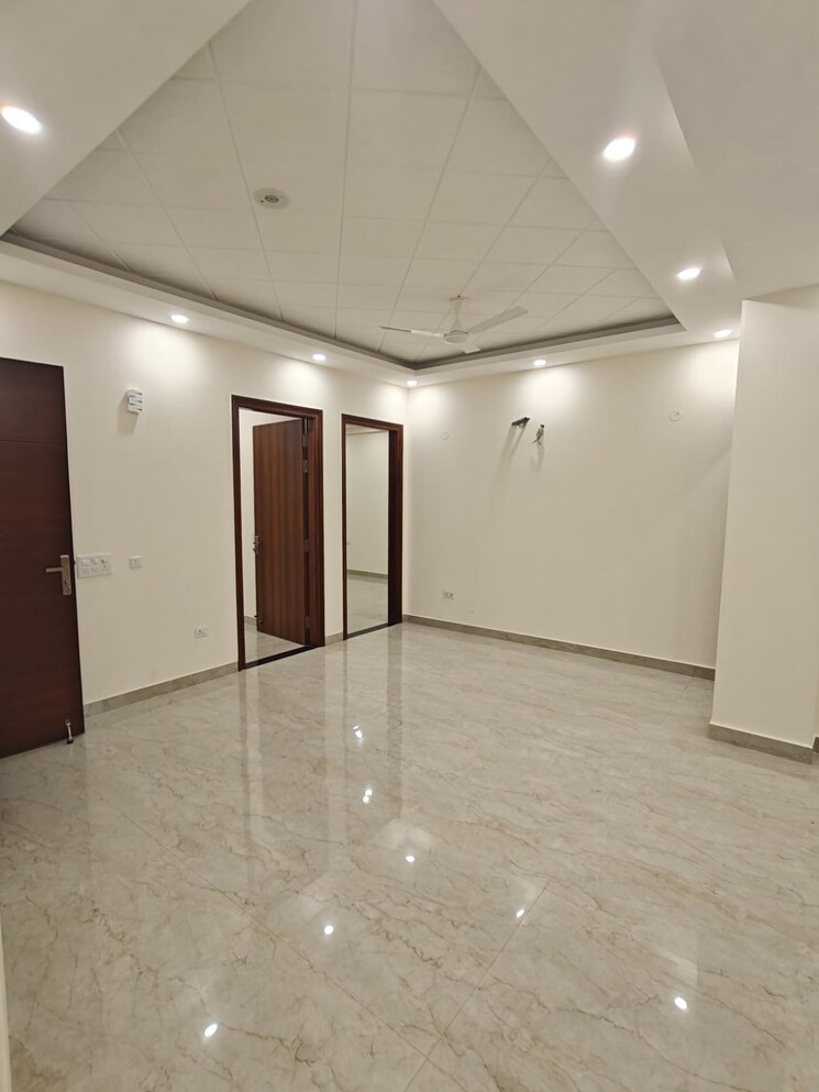 Room, sector 55 3 Bedroom 1776 Sq.Ft. Builder Floor In Sector 55 Gurgaon 9220764