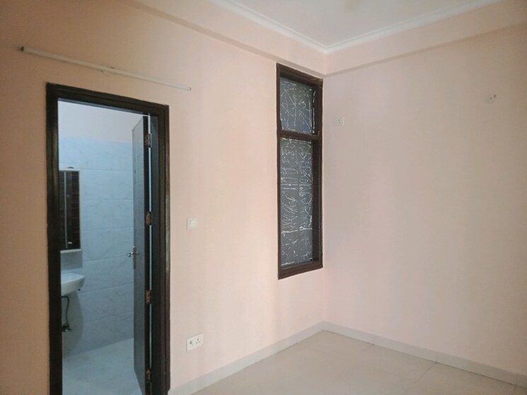 Room, sector 100 3 Bedroom 250 Sq.Mt. Builder Floor In Sector 100 Noida 9220644