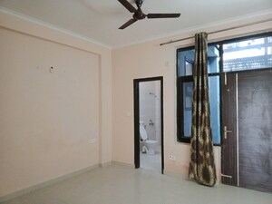 Room in 3 BHK Builder Floor at Sector 100 – for Rent