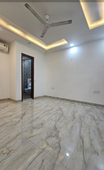 Room in 3 BHK Builder Floor at New Rajinder Nagar – for Rent