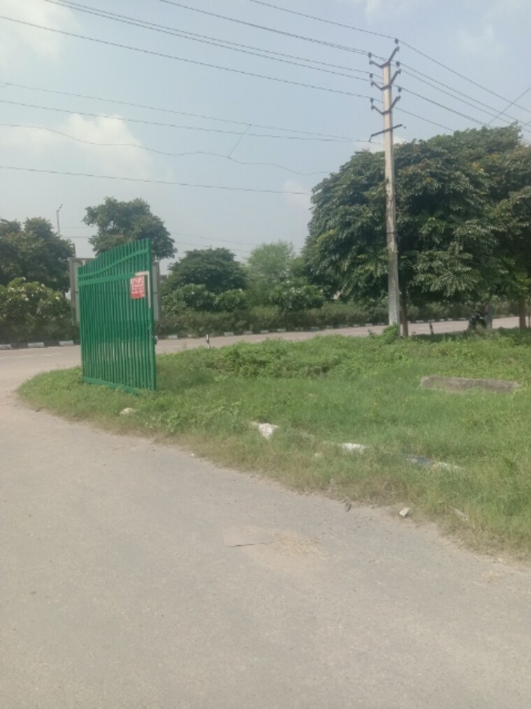 Garden, gmada-eco-city  200 Sq.Yd. Plot In North Mullanpur Chandigarh 9220672