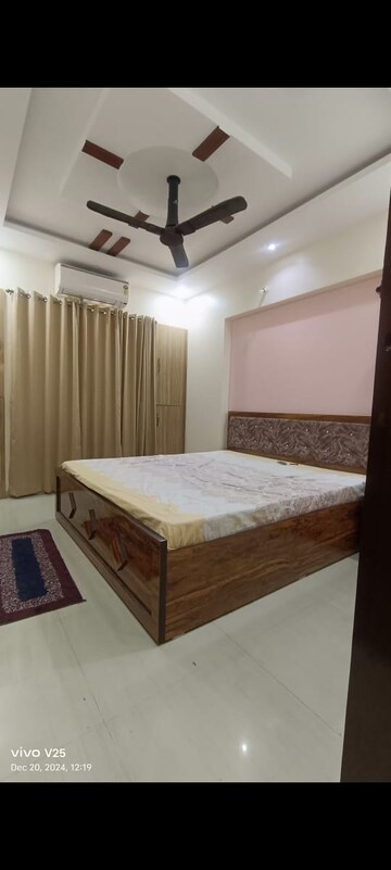 Bedroom in 2 BHK Apartment at La Gloriosa Apartment, Kalyani Nagar – for Rent