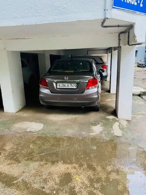 Parking in 2 BHK Apartment at Fatehgunj – for Sale