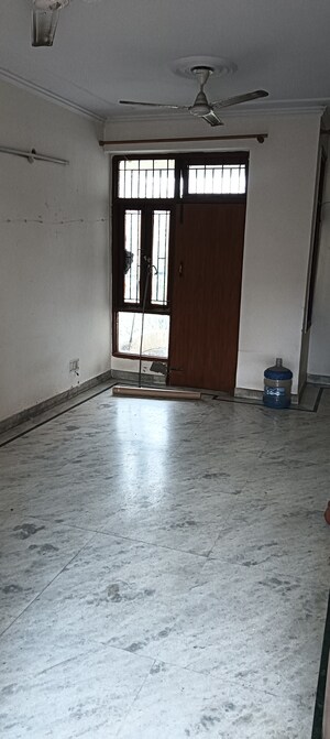 Room in 1 BHK Villa at Sector 21d – for Rent