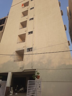 Team Area in 3 BHK Apartment at Kismatpur – for Sale
