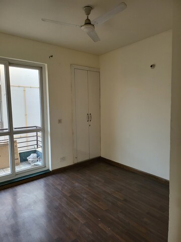 Furnished Amenities in 3 BHK Builder Floor at BPTP Parkland Pride, Sector 77 – for Rent