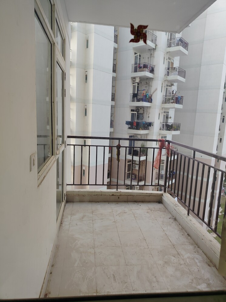 Balcony, suncity-avenue-76 2 Bedroom 635 Sq.Ft. Apartment In Sector 76 Gurgaon 9220816