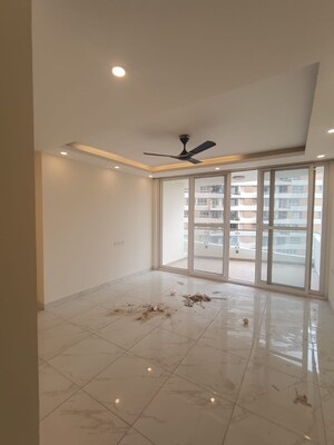 Room in 2.5 BHK Apartment at Mantri Manyata Lithos, Thanisandra – for Rent