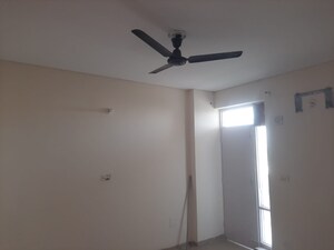 Room in 3 BHK Apartment at Green Power Society, Sector 75 – for Rent