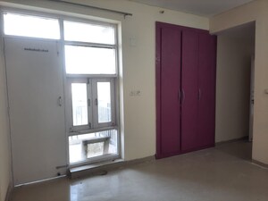 Room in 3 BHK Apartment at Green Power Society, Sector 75 – for Rent