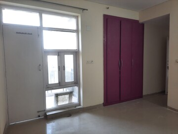 Room in 3 BHK Apartment at Green Power Society, Sector 75 – for Rent