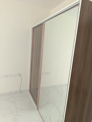 Room in 2.5 BHK Apartment at Mantri Manyata Lithos, Thanisandra – for Rent